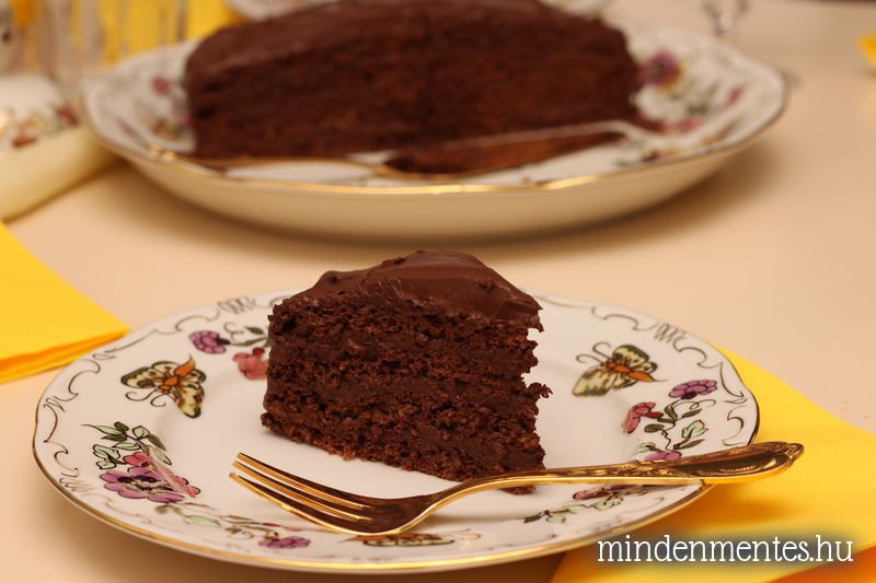Csupa csoki torta - cukor, liszt és tejtermékek nélkül