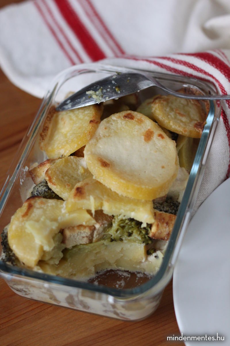 Mindenmentes rakott krumpli brokkolival (vegán) |mindenmentes.hu