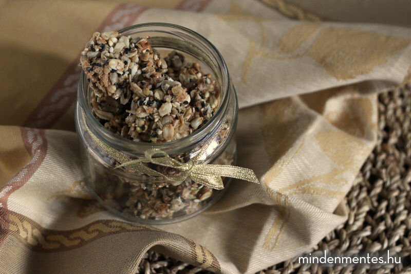Mézeskalácsos granola (gluténmentes, vegán, TÉNÉ) |mindenmentes.hu