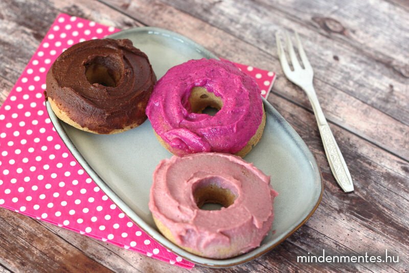 Sütőben sült fánkok színes mázzal (gluténmentes, vegán, majdnem TÉNÉ) |mindenmentes.hu